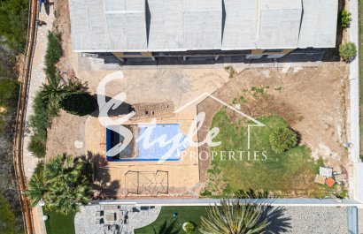 Resale - Villa - Cabo Roig