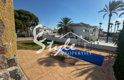 Resale - Villa - Cabo Roig