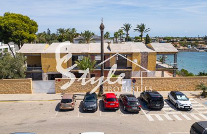 Resale - Villa - Cabo Roig