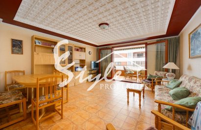 Resale - Apartament  - Torrevieja - Playa del Acequión