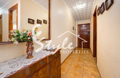 Resale - Apartament  - Torrevieja - Playa del Acequión