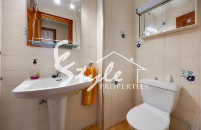 Resale - Apartament  - Torrevieja - Playa del Acequión
