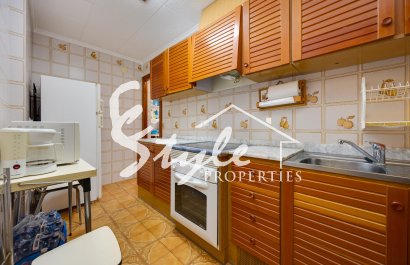 Resale - Apartament  - Torrevieja - Playa del Acequión