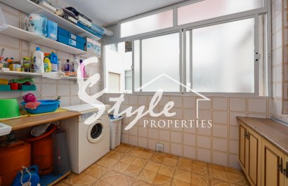 Resale - Apartament  - Torrevieja - Playa del Acequión