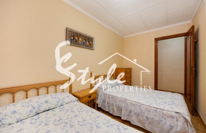 Resale - Apartament  - Torrevieja - Playa del Acequión