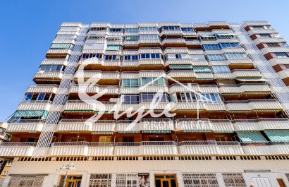 Resale - Apartament  - Torrevieja - Playa del Acequión