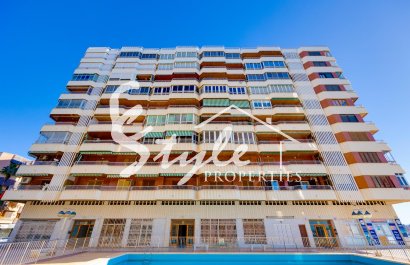 Resale - Apartament  - Torrevieja - Playa del Acequión