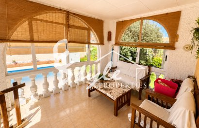 Resale - Villa - Torrevieja - La Siesta