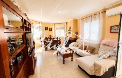 Resale - Villa - Torrevieja - La Siesta
