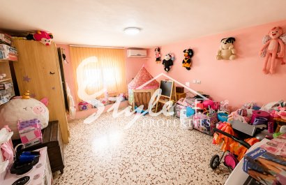 Resale - Villa - Torrevieja - La Siesta