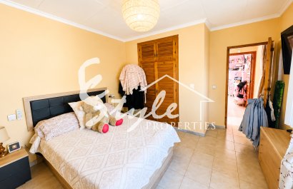 Resale - Villa - Torrevieja - La Siesta