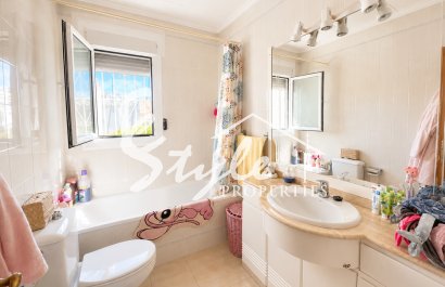 Resale - Villa - Torrevieja - La Siesta
