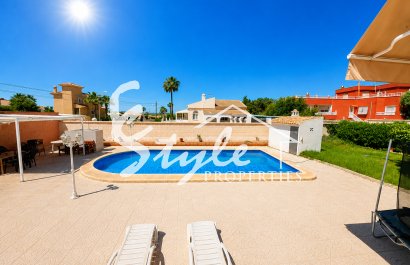 Resale - Villa - Torrevieja - La Siesta