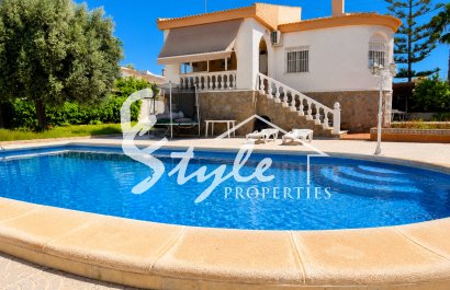 Resale - Villa - Torrevieja - La Siesta
