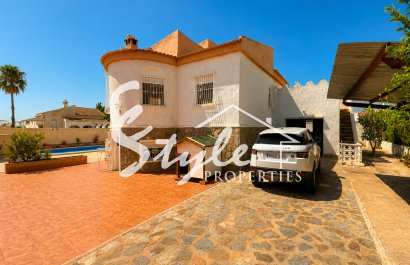Resale - Villa - Torrevieja - La Siesta