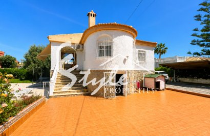 Resale - Villa - Torrevieja - La Siesta