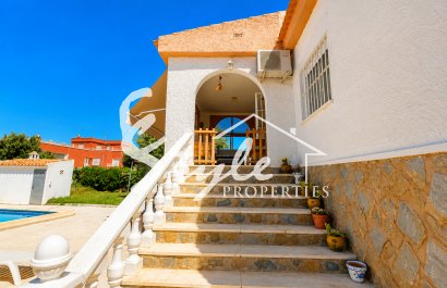 Resale - Villa - Torrevieja - La Siesta