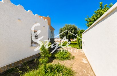 Resale - Villa - Torrevieja - La Siesta