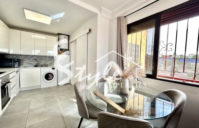 Resale - Villa - Villamartín - Blue Lagoon