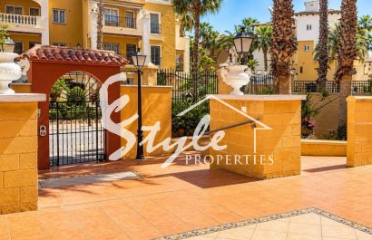 Resale - Apartament  - Torrevieja - Playa de los Locos