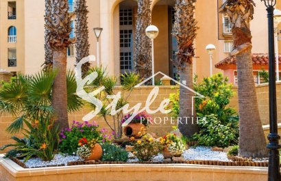 Resale - Apartament  - Torrevieja - Playa de los Locos