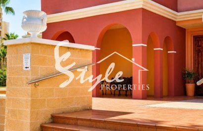 Resale - Apartament  - Torrevieja - Playa de los Locos
