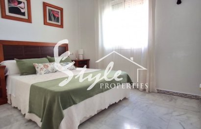 Resale - Apartament  - Torrevieja - Playa de los Locos