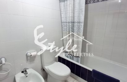 Resale - Apartament  - Torrevieja - Playa de los Locos