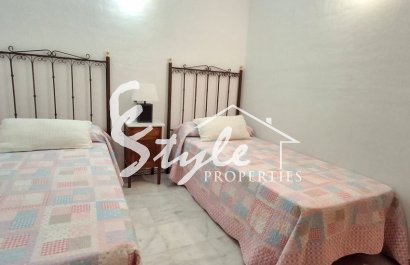 Resale - Apartament  - Torrevieja - Playa de los Locos