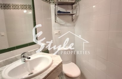 Resale - Apartament  - Torrevieja - Playa de los Locos