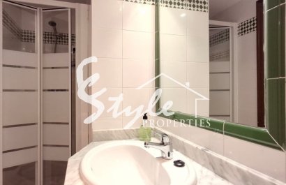 Resale - Apartament  - Torrevieja - Playa de los Locos