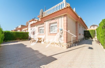 Resale - Villa - Orihuela-Costa - Punta Prima