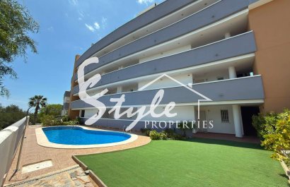 Apartamento en Planta Baja de 2 Dormitorios con Jardín Privado en Venta Cerca de Campoamor Golf – Orihuela Costa. ID1470