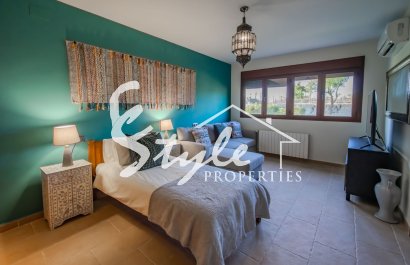 Resale - Villa - Alicante - Torremendo