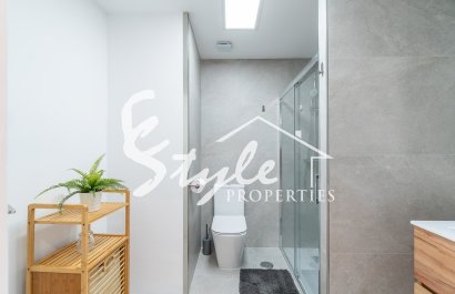 Resale - Apartament  - Torrevieja - La Mata