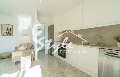 Resale - Apartament  - Torrevieja - La Mata