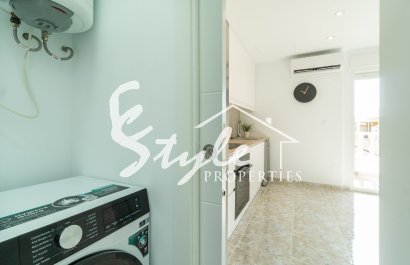 Resale - Apartament  - Torrevieja - La Mata