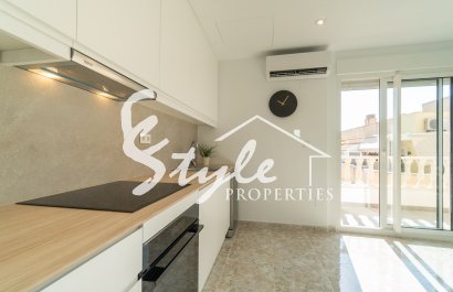 Resale - Apartament  - Torrevieja - La Mata