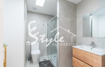 Resale - Apartament  - Torrevieja - La Mata