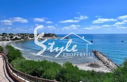 Renovated Apartment in Cabo Roig Just 500 m from the Sea | 2 Bedrooms, Communal Pool & South Facing. ID1475