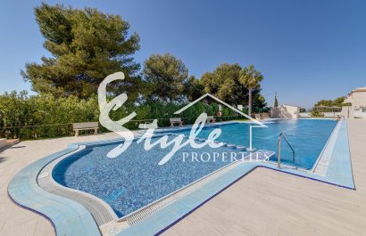 2-Bedroom Apartment in Torrevieja with Communal Pool, Garage and Storage Room.ID 1476