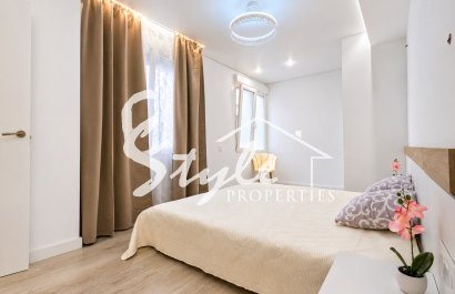 Resale - Apartament / Duplex - Torrevieja - Playa Acequion