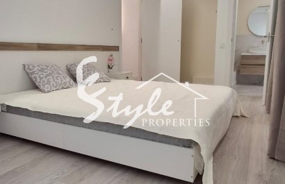 Resale - Apartament / Duplex - Torrevieja - Playa Acequion