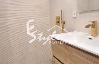 Resale - Apartament / Duplex - Torrevieja - Playa Acequion