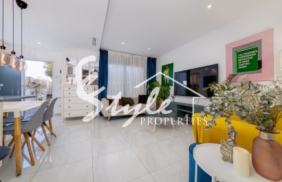 Resale - Townhouse / Terraced House - Villamartín - Las Filipinas