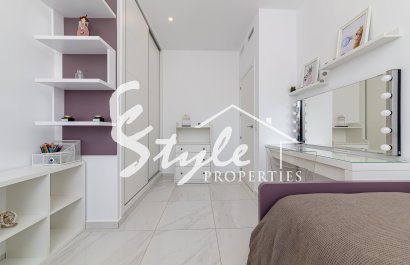 Resale - Townhouse / Terraced House - Villamartín - Las Filipinas