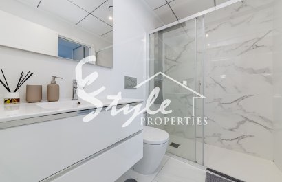 Resale - Townhouse / Terraced House - Villamartín - Las Filipinas