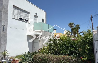 Resale - Villa - Torrevieja - La Siesta - El Salado -  Torreta