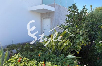 Resale - Villa - Torrevieja - La Siesta - El Salado -  Torreta