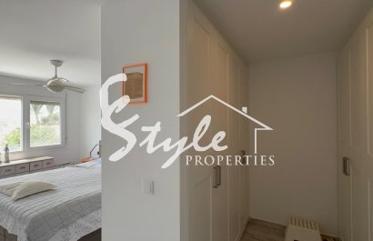 Resale - Villa - Torrevieja - La Siesta - El Salado -  Torreta